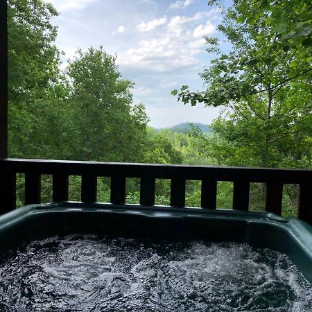 Black Bear Cove Gatlinburg Exterior photo